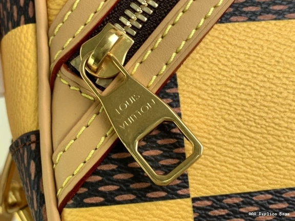 Aaa replica ru LOUIS VUITTON Chess Messenger-24*24*8CM 0715